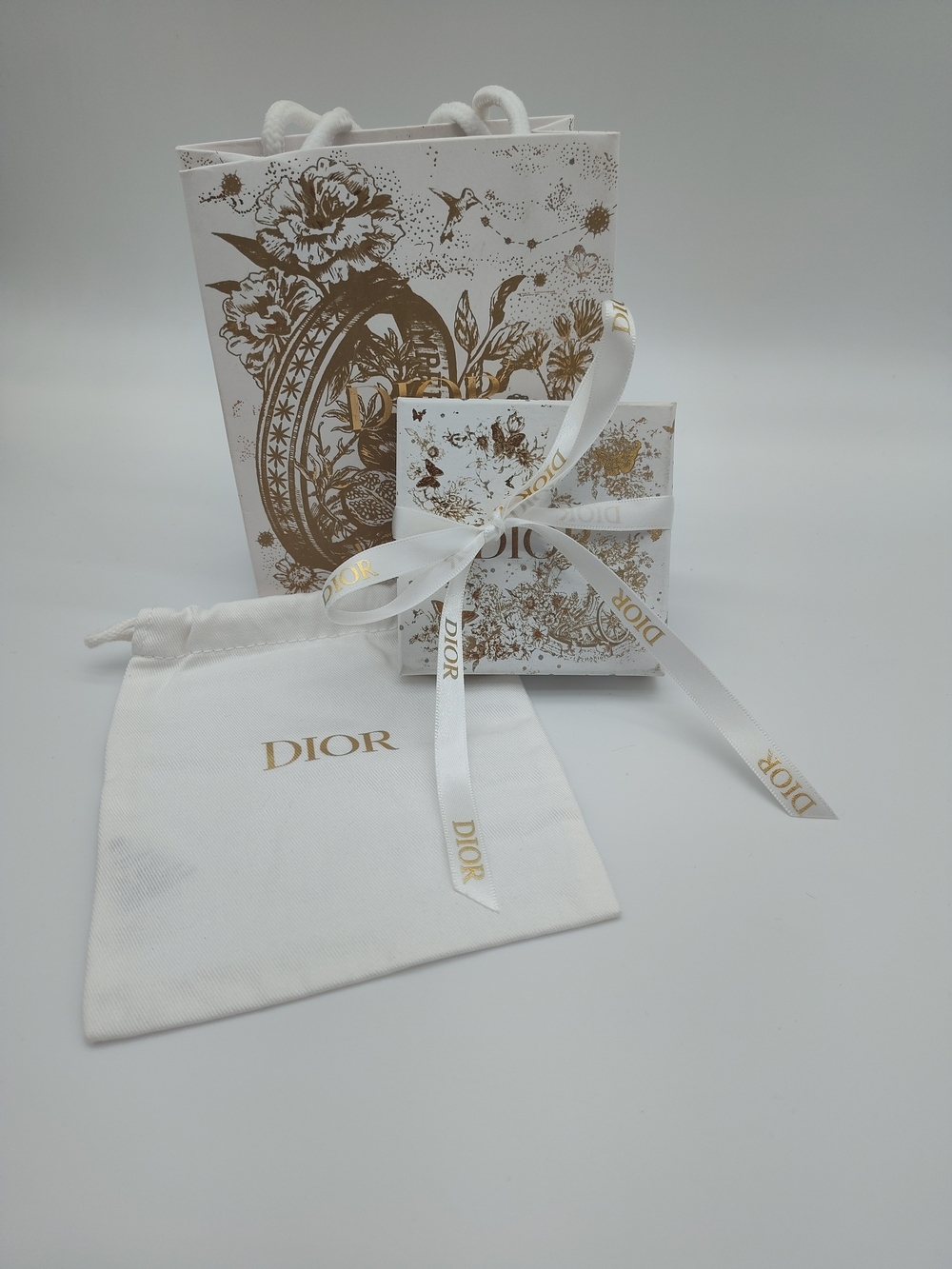 DIOR VIP Gift Lucky Star CD Brooch Full Gift Set New With Box & Bag NWT - Picture 8 of 11